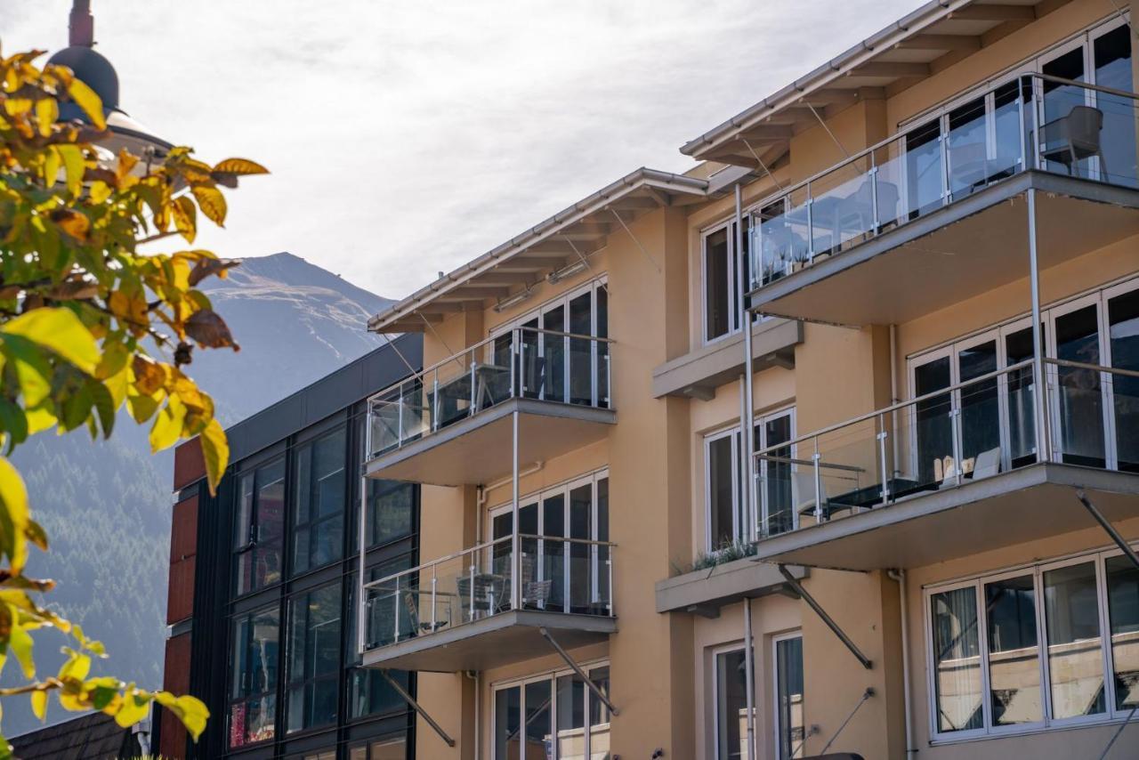 The Village Green Apartment Κουίνσταουν Εξωτερικό φωτογραφία